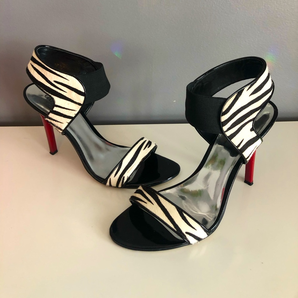 Guess black/white with red heel
